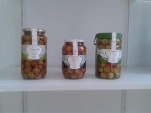 Aceitunas ecológicas del Valle del Guadalhorce Aceitunas aliñadas al estilo tradicional en botes de 250 gr.